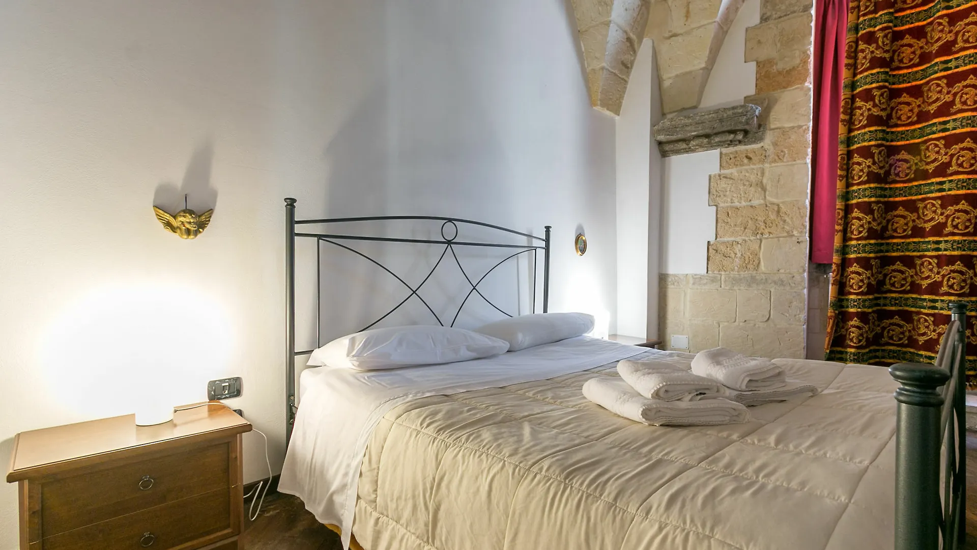 Chiesa Greca B&B Suites 莱切 4*,