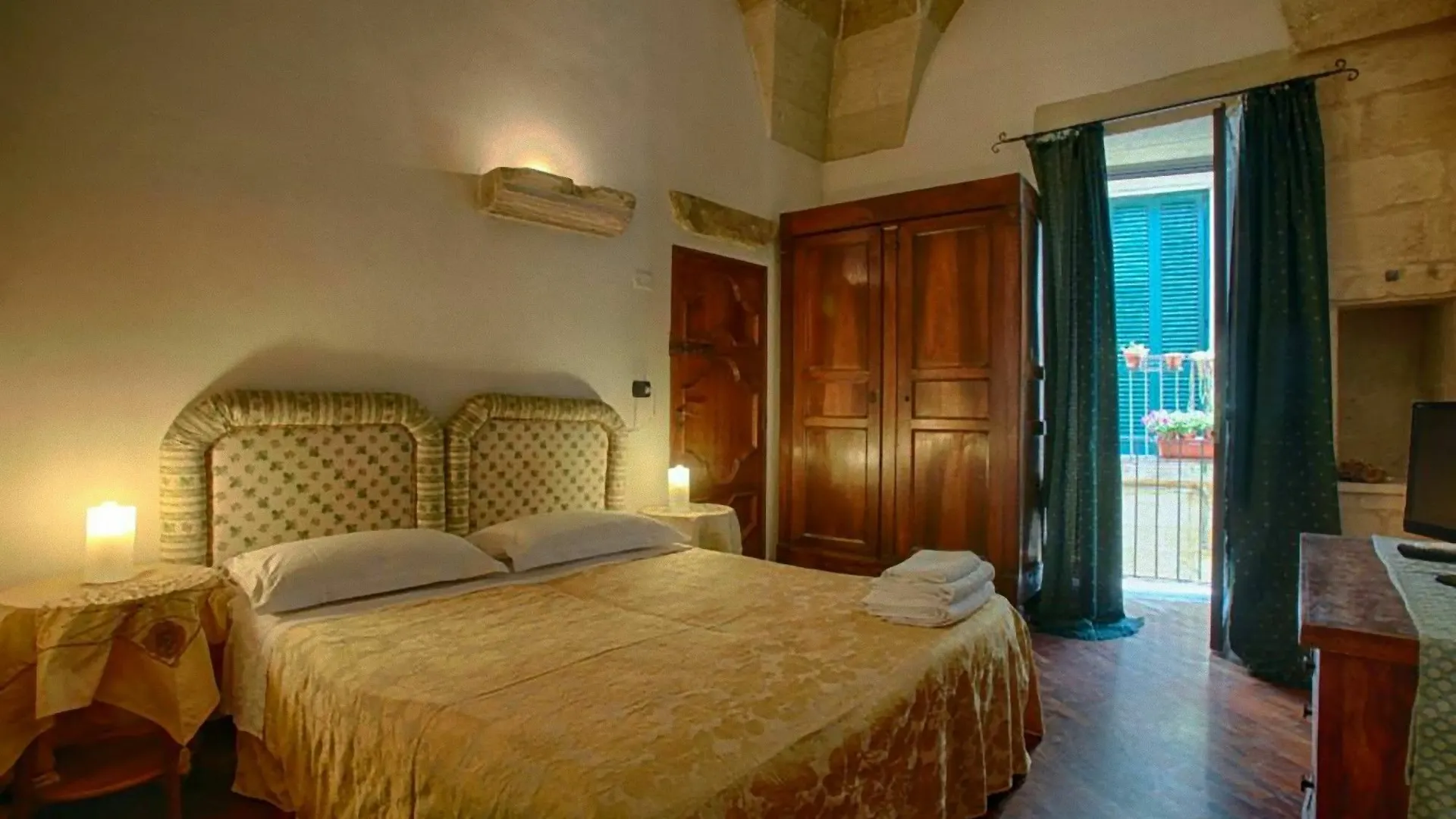 Chiesa Greca B&B Suites 莱切 4*,
